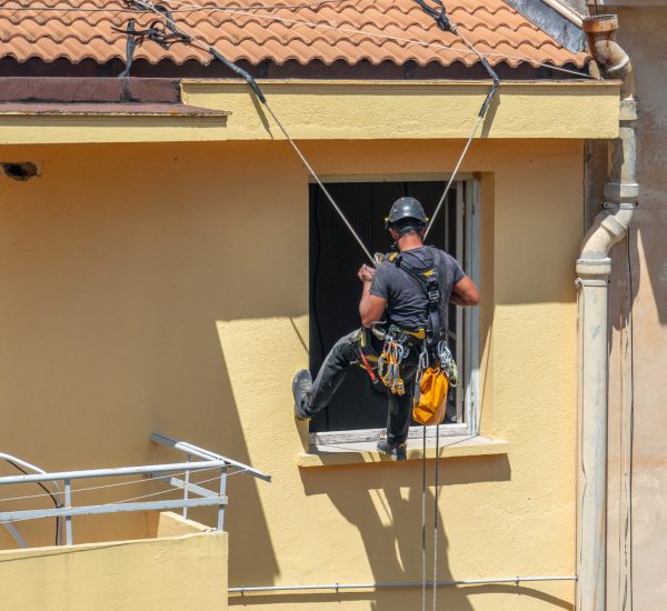 Rénovation extérieure, cordiste